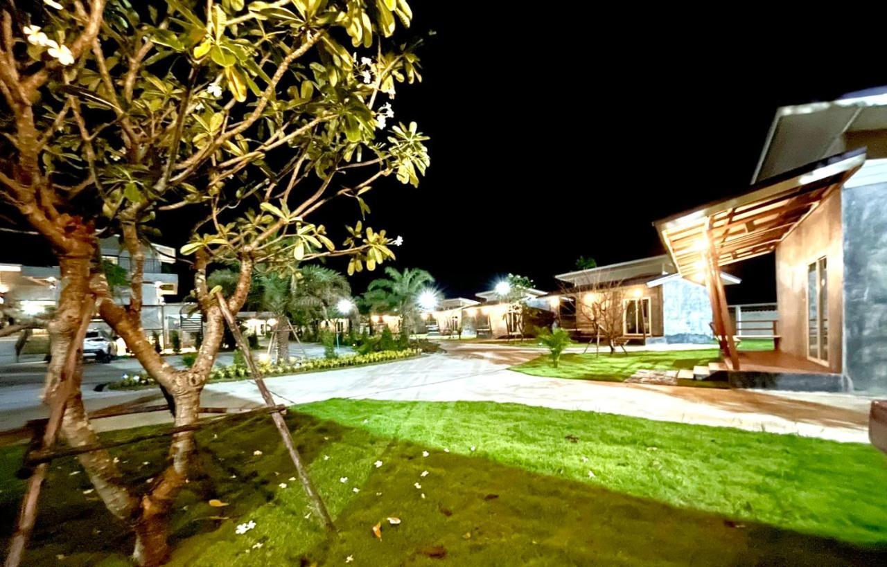 Farm View Resort @Uthai Thani ฟาร์มวิว รีสอร์ท อุทัยธานี Nongkhajang Kültér fotó